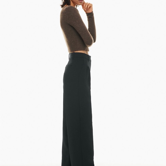 Black Effortless* pants, size 6. Aritzia’s Wilfred line. Best for 5’3”-5’7”. - Picture 6 of 9